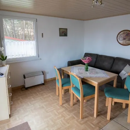 Nyaraló Charlotte *